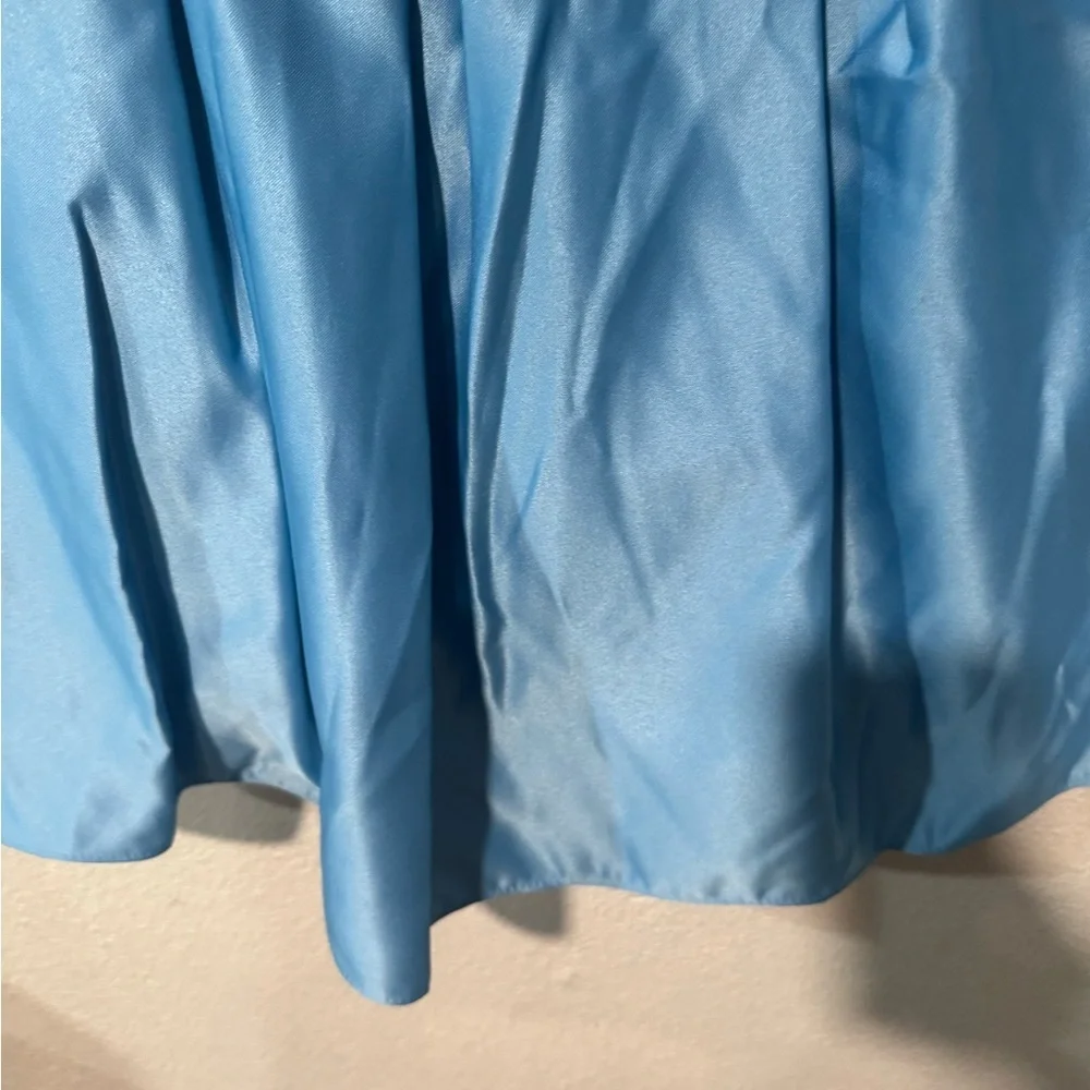 ANGEL CLUB Elegant light Blue formal Sleeveless embroidered Dress size 4
